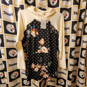 NWT, 3xl Amber hoodie from lularoe